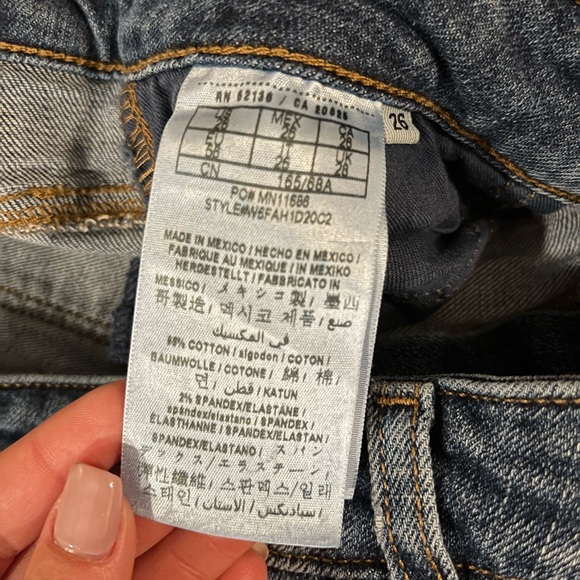 GUESS Skinny Ankle Jeans - Picture 9 of 10